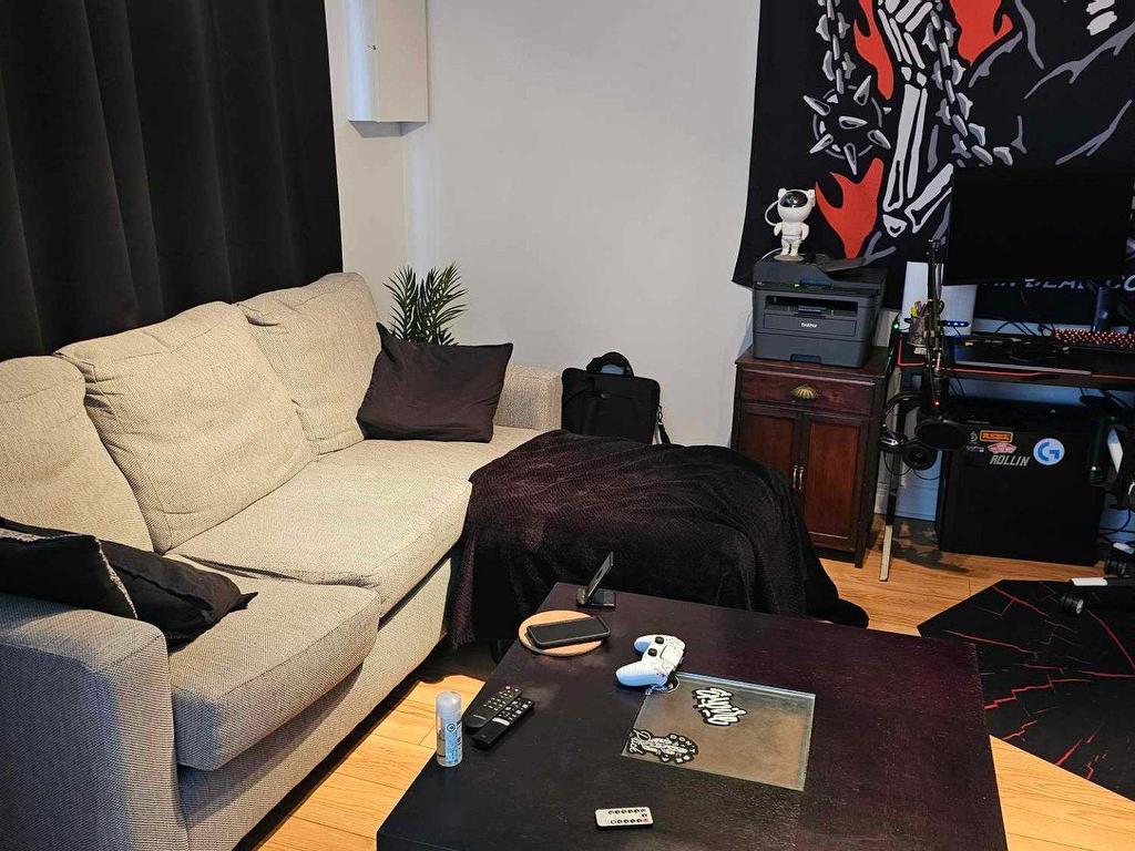 









718

 - 720


Rue Williams

,
Trois-Rivières,




QC
G9A3J6

