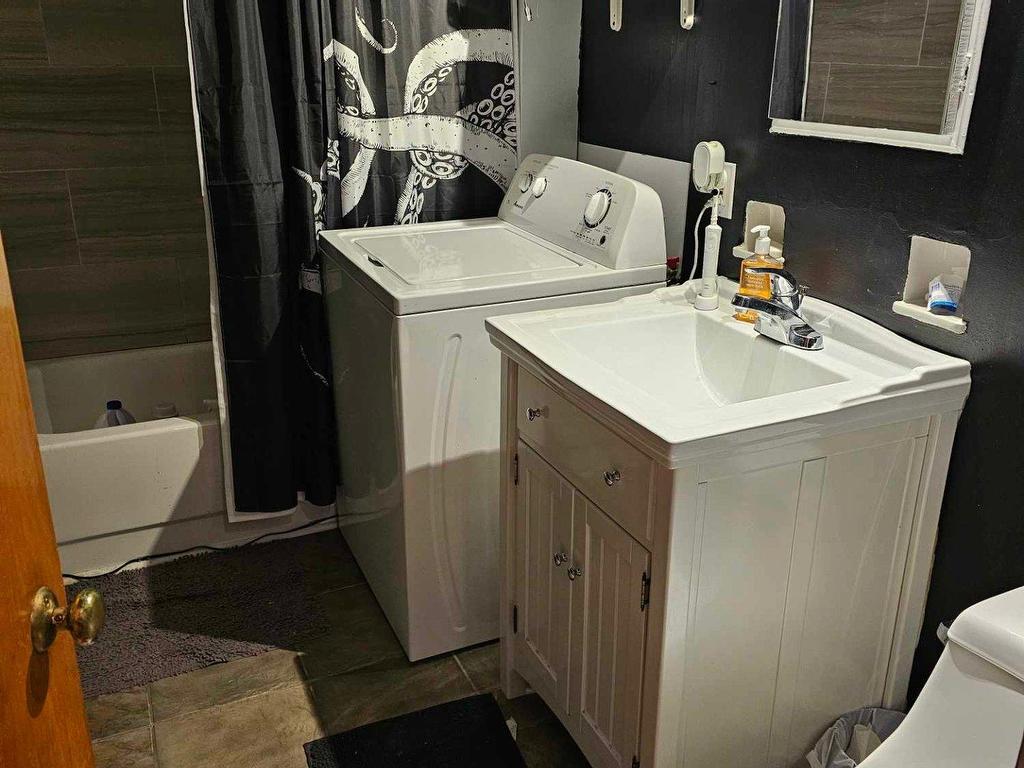 









718

 - 720


Rue Williams

,
Trois-Rivières,




QC
G9A3J6

