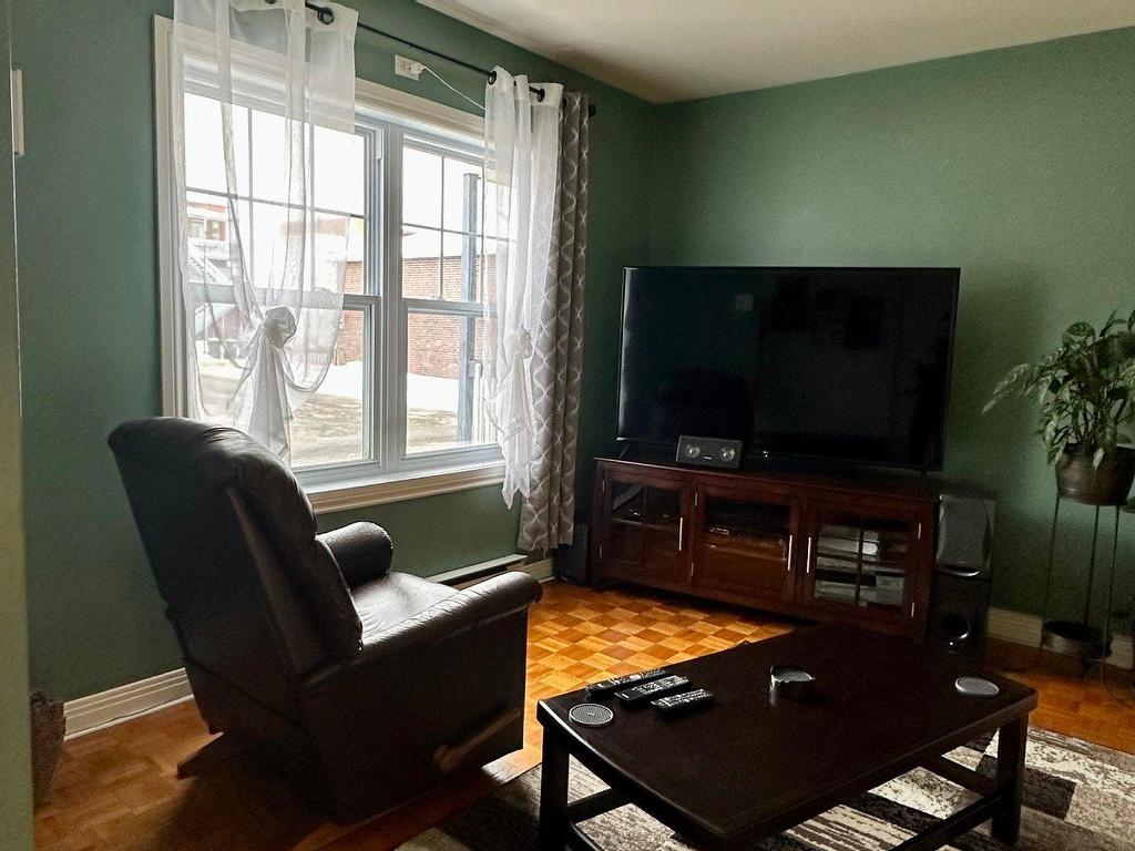 









718

 - 720


Rue Williams

,
Trois-Rivières,




QC
G9A3J6

