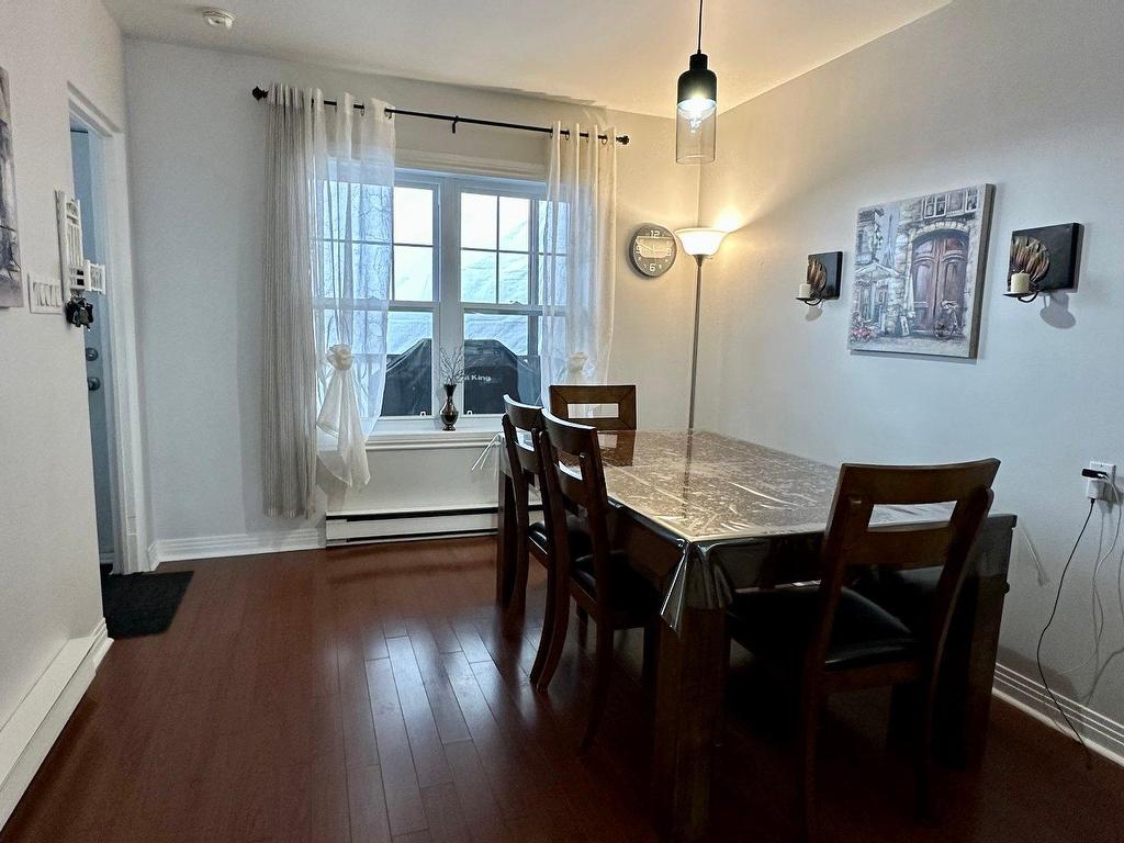 









718

 - 720


Rue Williams

,
Trois-Rivières,




QC
G9A3J6

