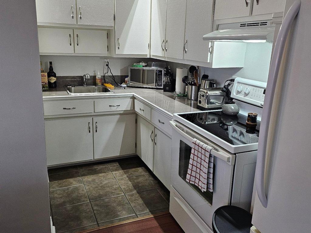 









718

 - 720


Rue Williams

,
Trois-Rivières,




QC
G9A3J6

