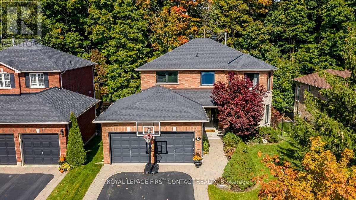 












32 NICKLAUS DR

,
Barrie,




Ontario
L4M6W5

