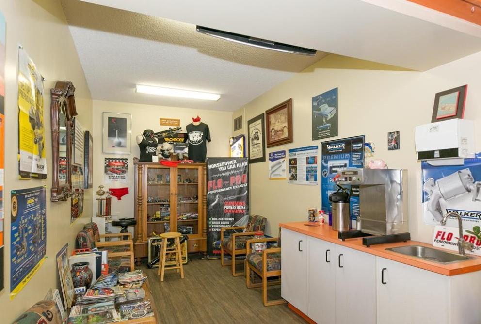 









1948


Windsor

Road,
Kelowna,




BC
V1Y 4R5

