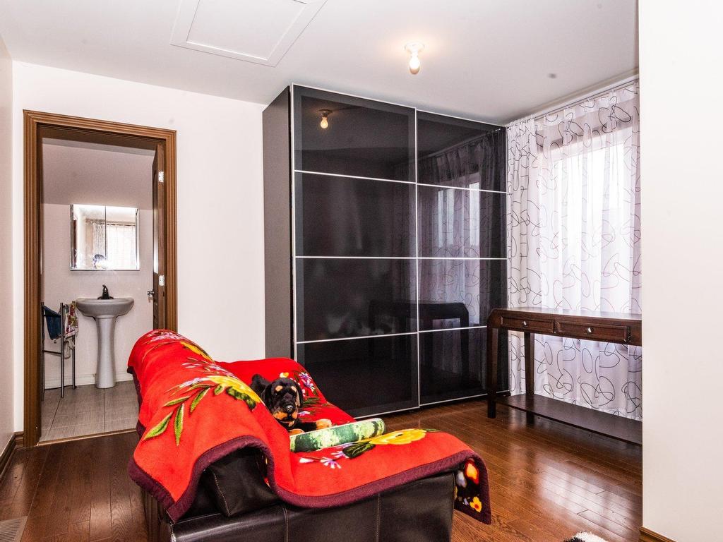 









1931


Rue Pigeon

,
Montréal (LaSalle),




QC
H8N0A7

