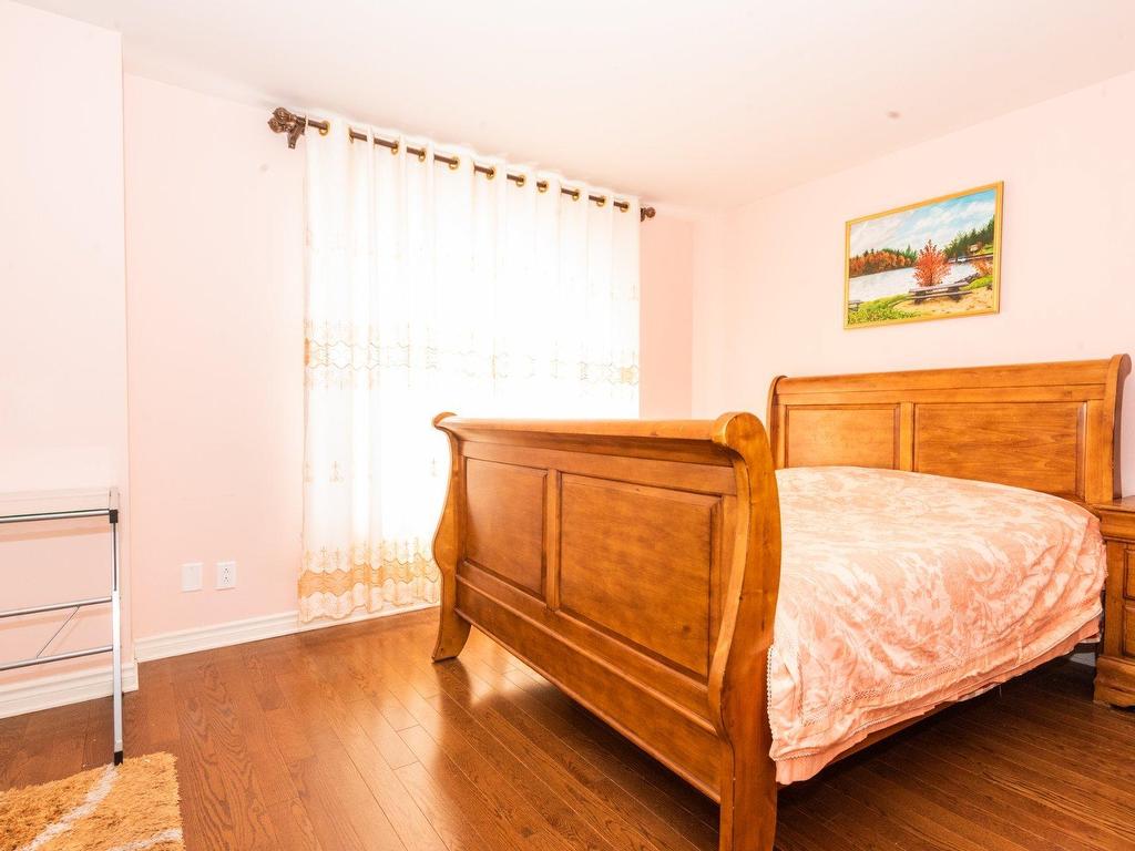 









1931


Rue Pigeon

,
Montréal (LaSalle),




QC
H8N0A7

