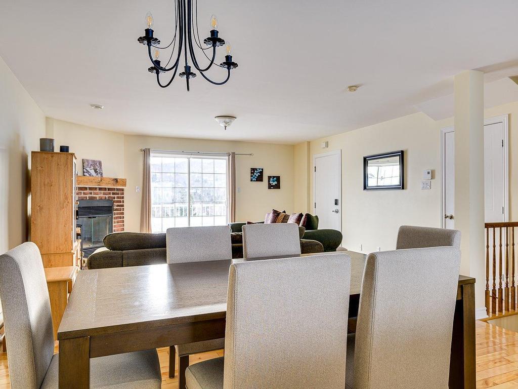 









729-A


Rue Principale

,
Saint-Sauveur,




QC
J0R1R2

