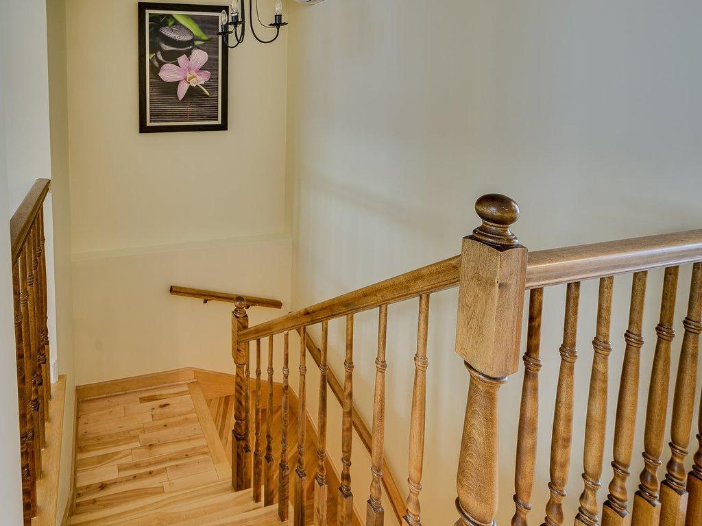 









729-A


Rue Principale

,
Saint-Sauveur,




QC
J0R1R2

