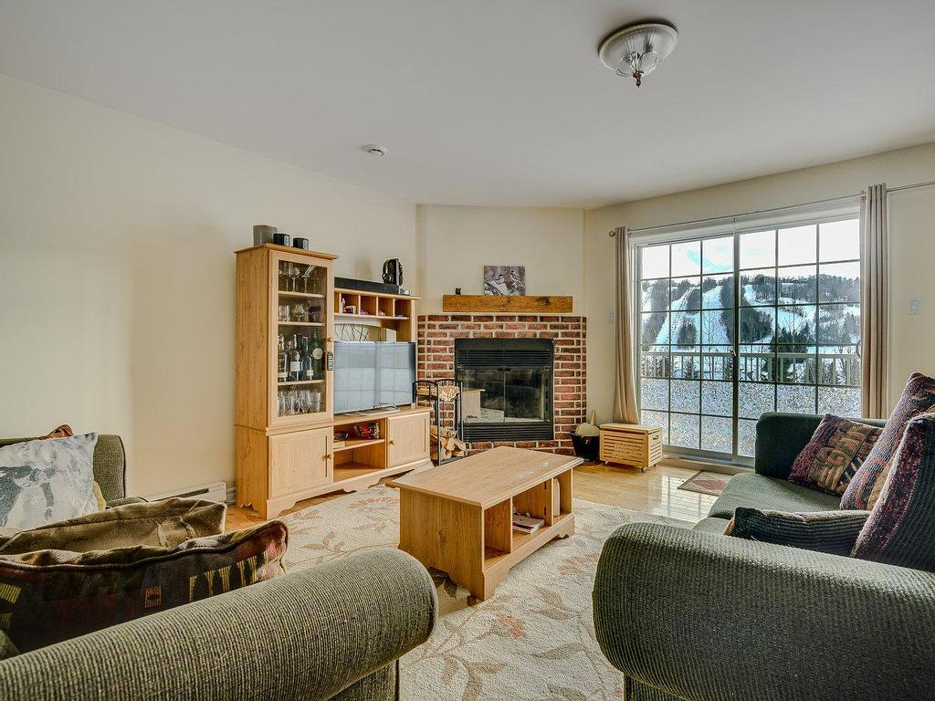 









729-A


Rue Principale

,
Saint-Sauveur,




QC
J0R1R2

