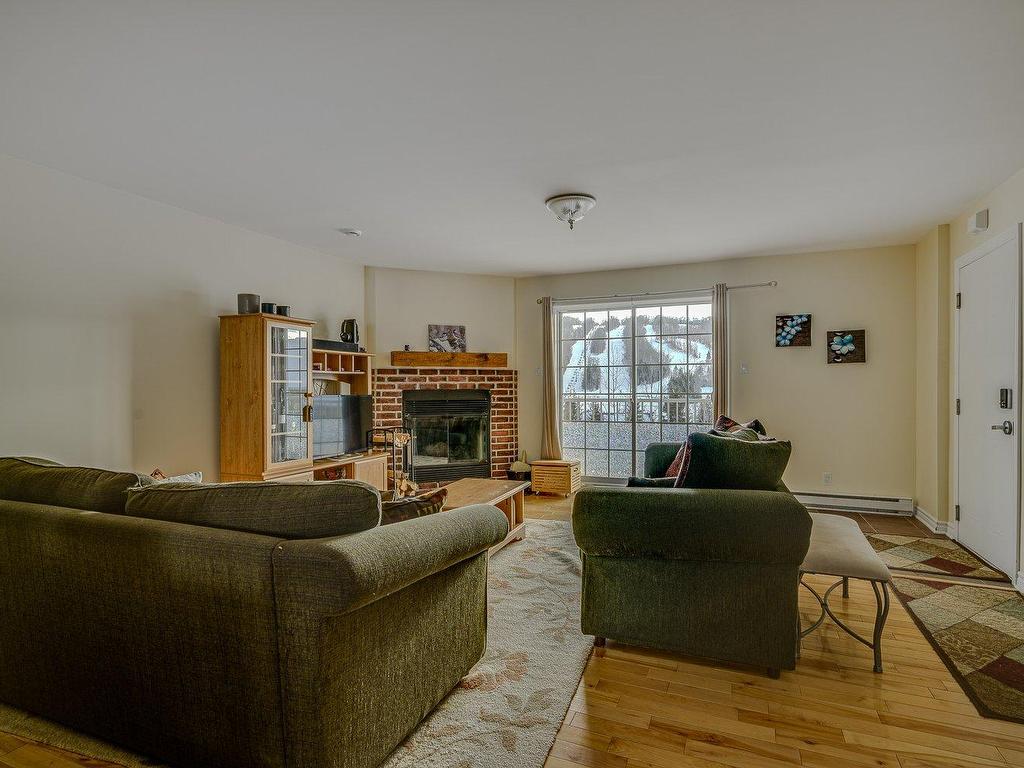 









729-A


Rue Principale

,
Saint-Sauveur,




QC
J0R1R2

