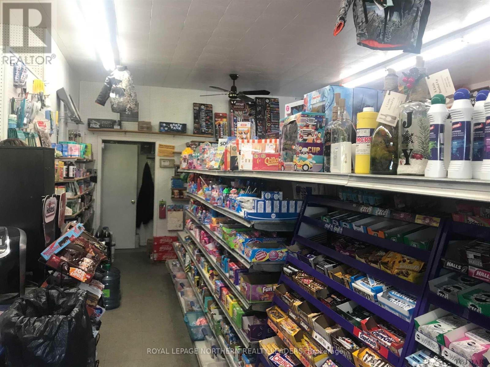 












175 MAIN STREET

,
Smooth Rock Falls (SRF),




Ontario
P4N2B0

