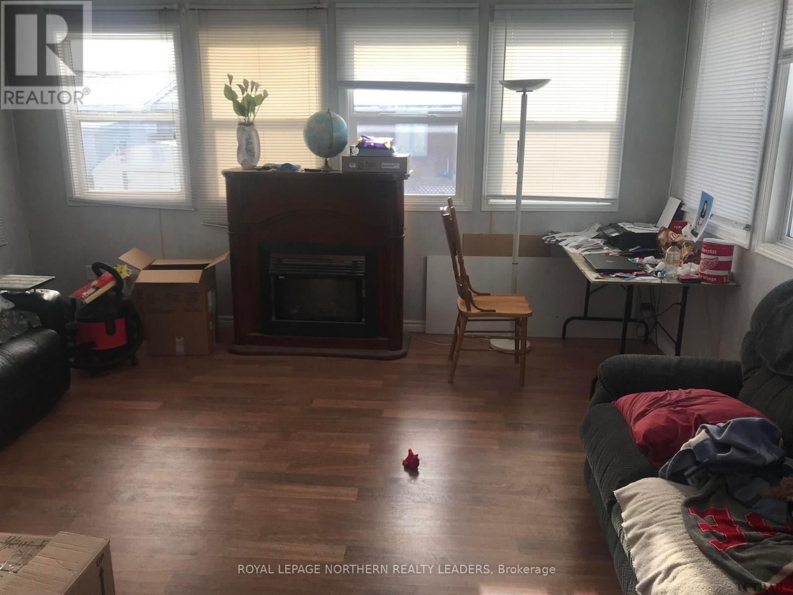 












175 MAIN STREET

,
Smooth Rock Falls (SRF),




Ontario
P4N2B0

