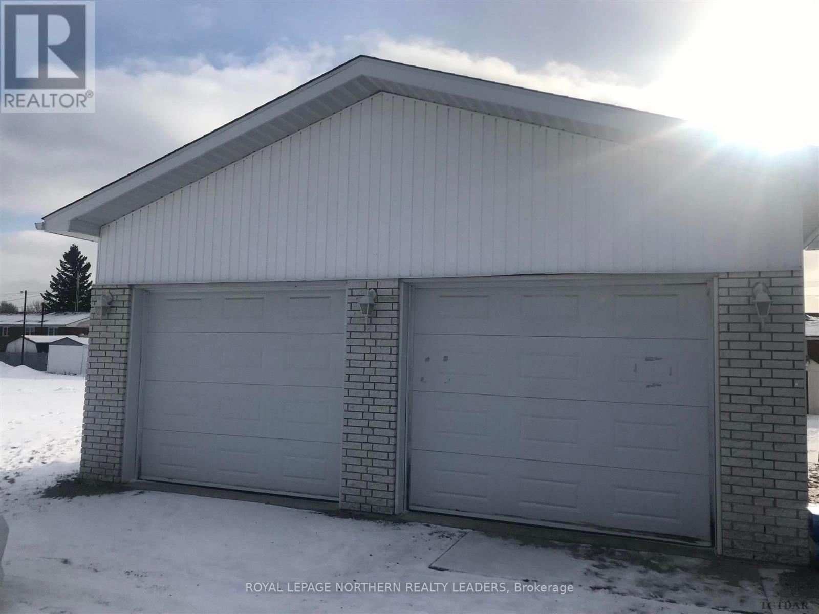 












175 MAIN STREET

,
Smooth Rock Falls (SRF),




Ontario
P4N2B0

