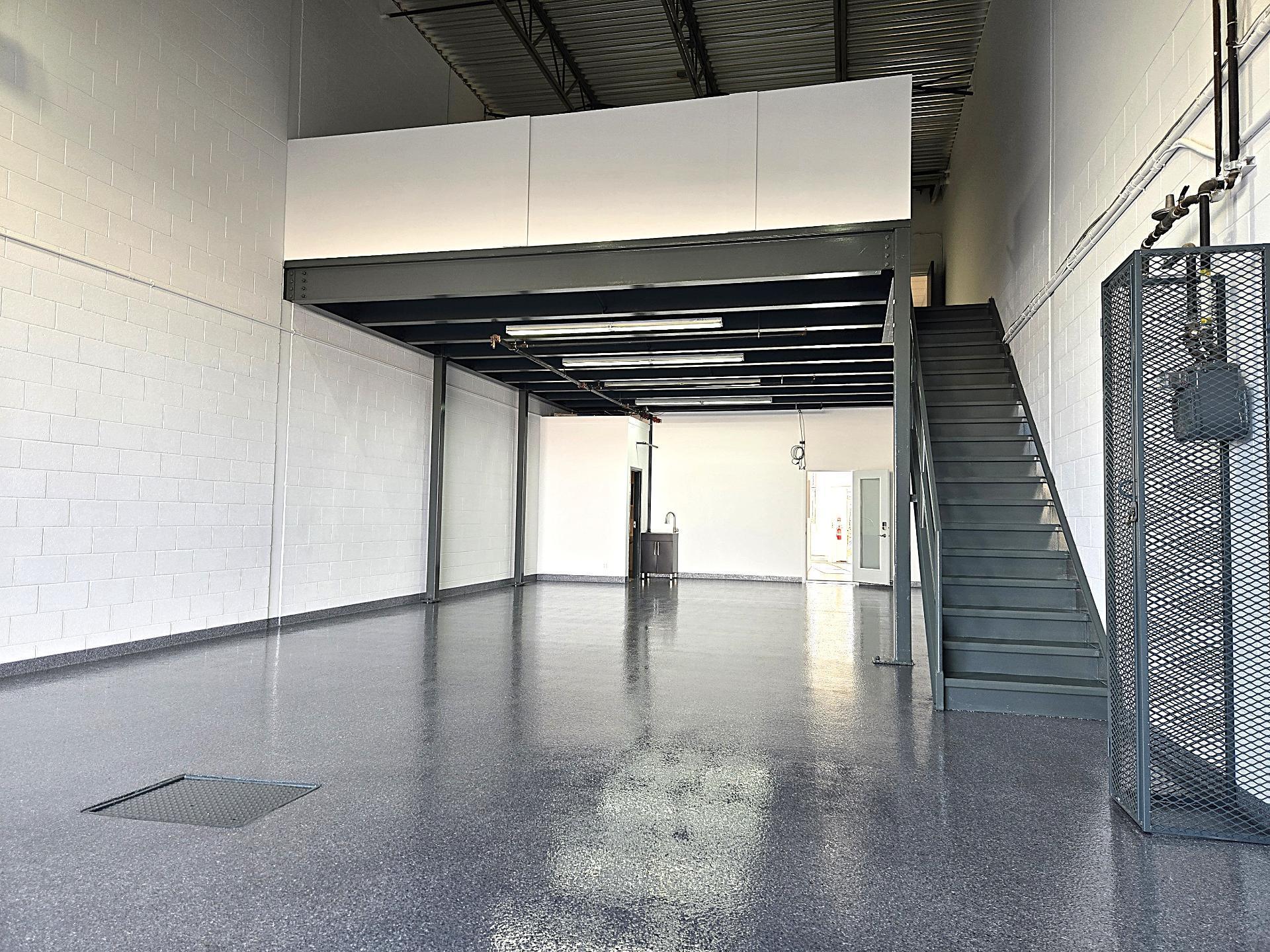 









573


Boul. du Curé-Boivin

,
Boisbriand,




QC
J7G2A8

