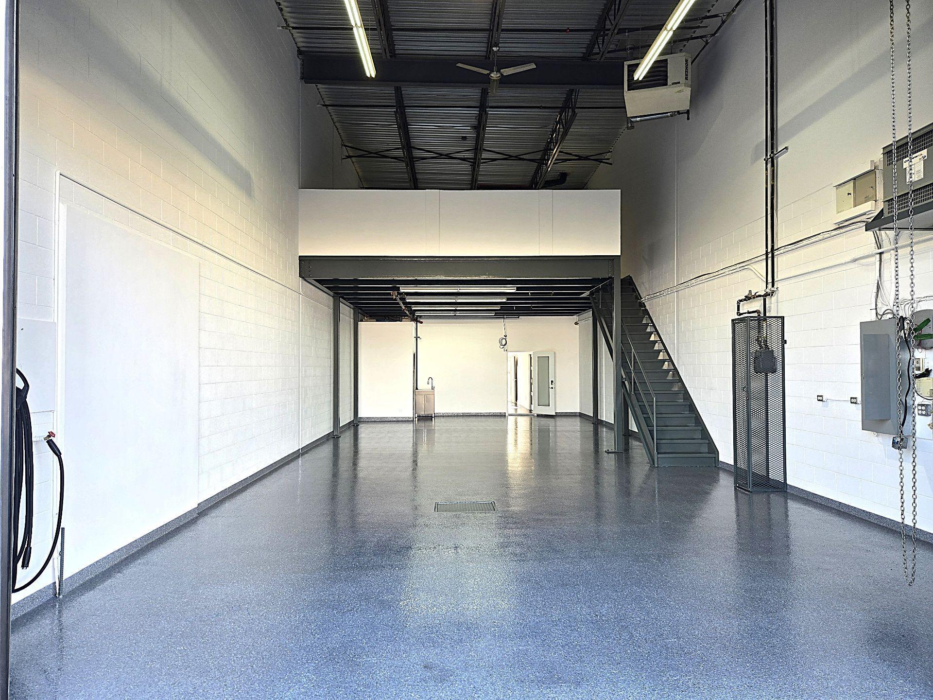 









573


Boul. du Curé-Boivin

,
Boisbriand,




QC
J7G2A8

