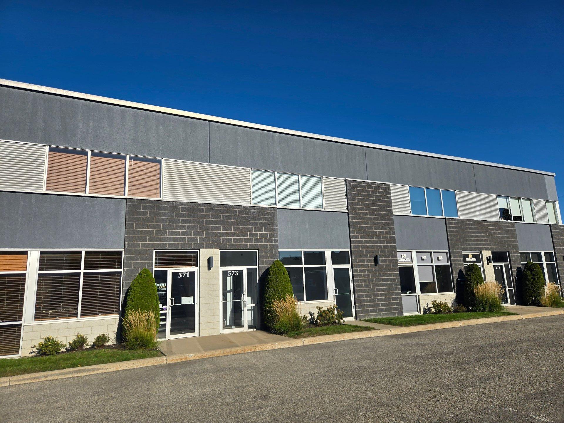 









573


Boul. du Curé-Boivin

,
Boisbriand,




QC
J7G2A8

