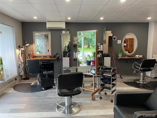









573


5e Rue

,
Shawinigan,




QC
G9T4R9

