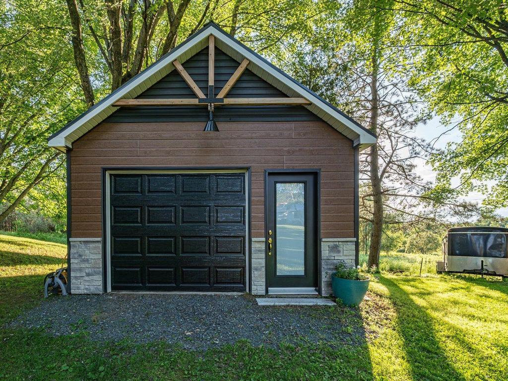 









63


Boul. Coakley

,
Val-des-Sources,




QC
J1T1A1

