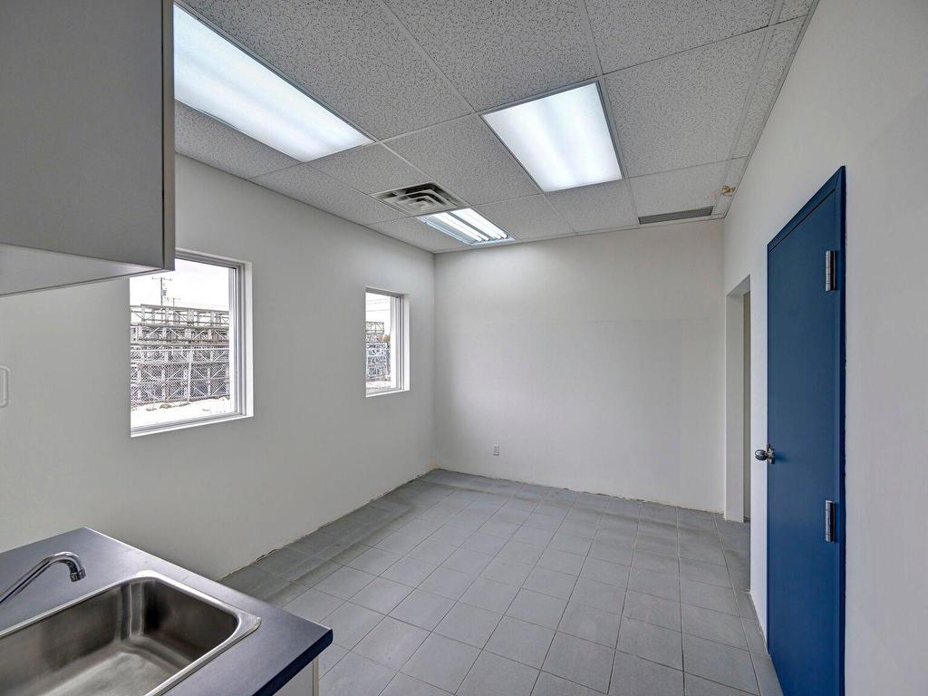 









7990


Rue Aimé-Guilbault

,
Terrebonne (La Plaine),




QC
J7M2G1

