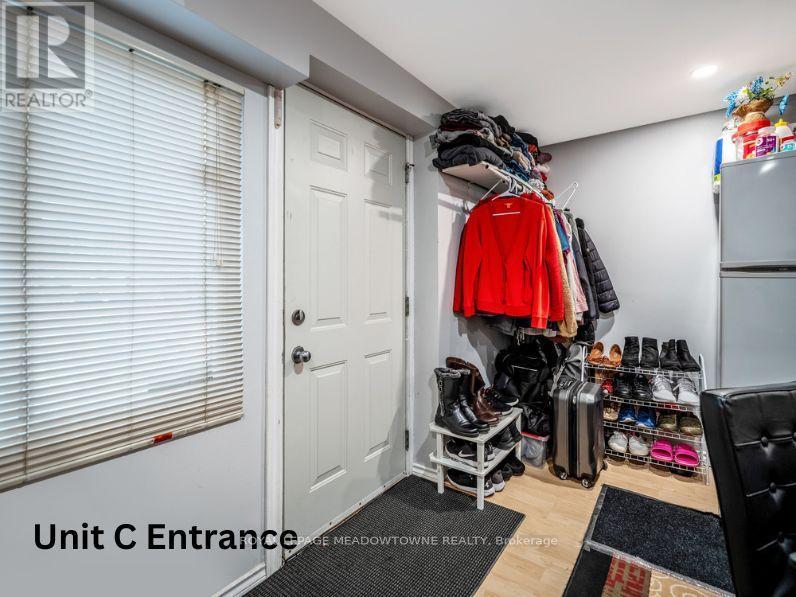 












49 EASTCHESTER AVE

,
St. Catharines,




Ontario
L2P2Y6

