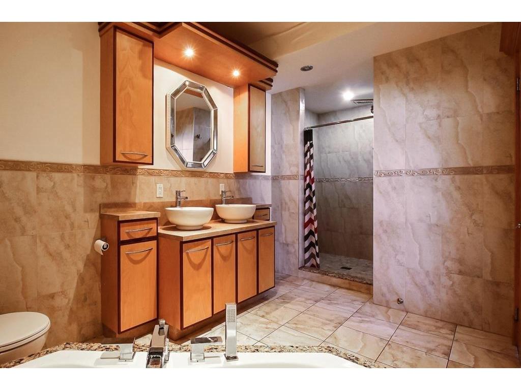 









7001


Rue Jarry E.

,
Montréal (Anjou),




QC
H1J0A3

