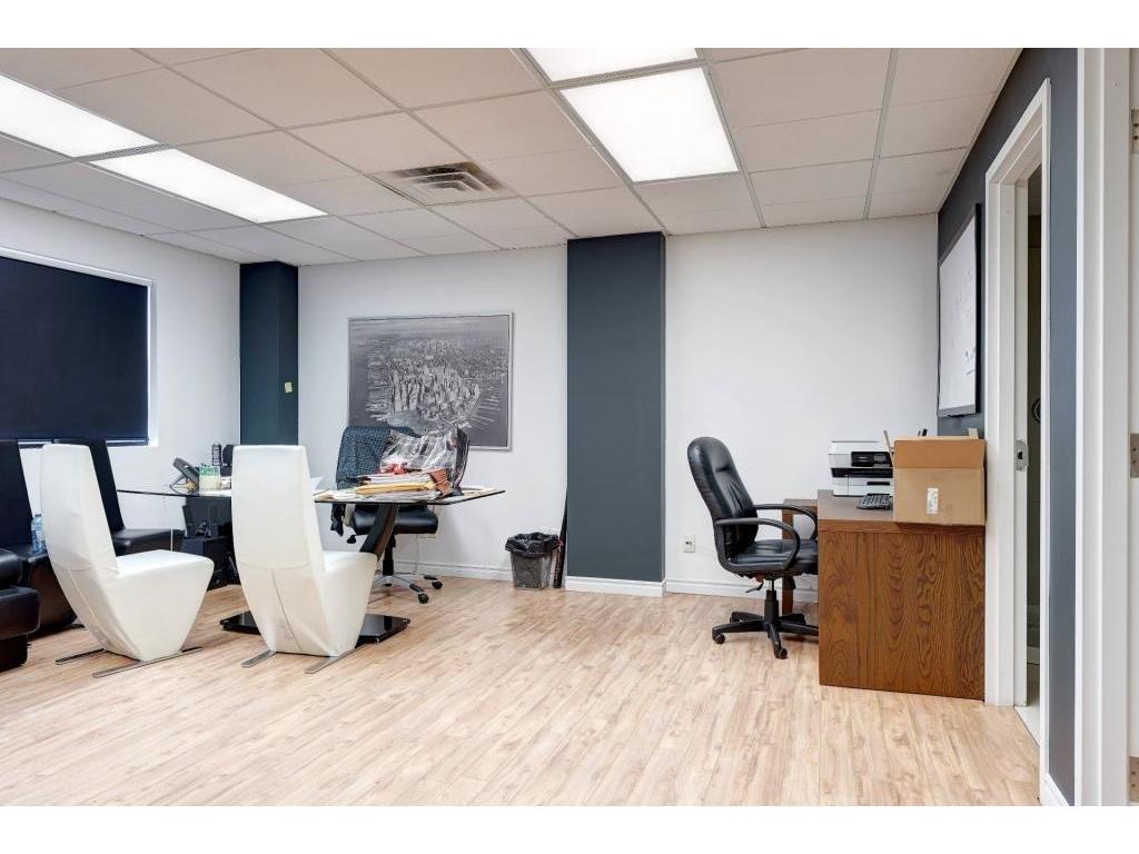 









7001


Rue Jarry E.

,
Montréal (Anjou),




QC
H1J0A3

