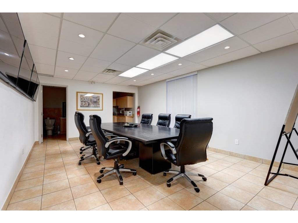 









7001


Rue Jarry E.

,
Montréal (Anjou),




QC
H1J0A3


