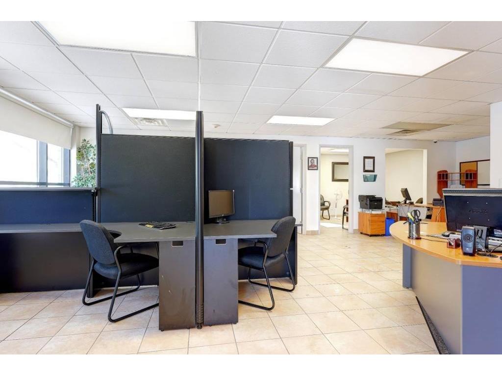 









7001


Rue Jarry E.

,
Montréal (Anjou),




QC
H1J0A3

