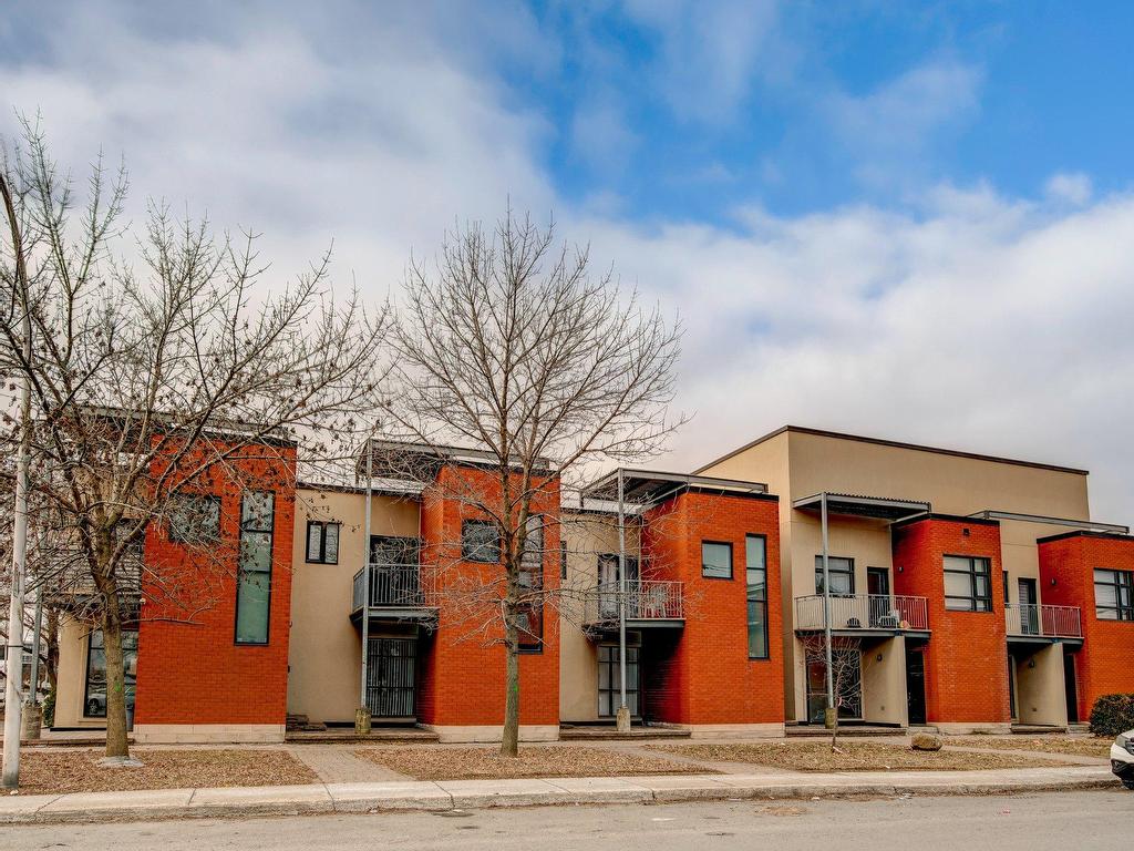 









7001


Rue Jarry E.

,
Montréal (Anjou),




QC
H1J0A3

