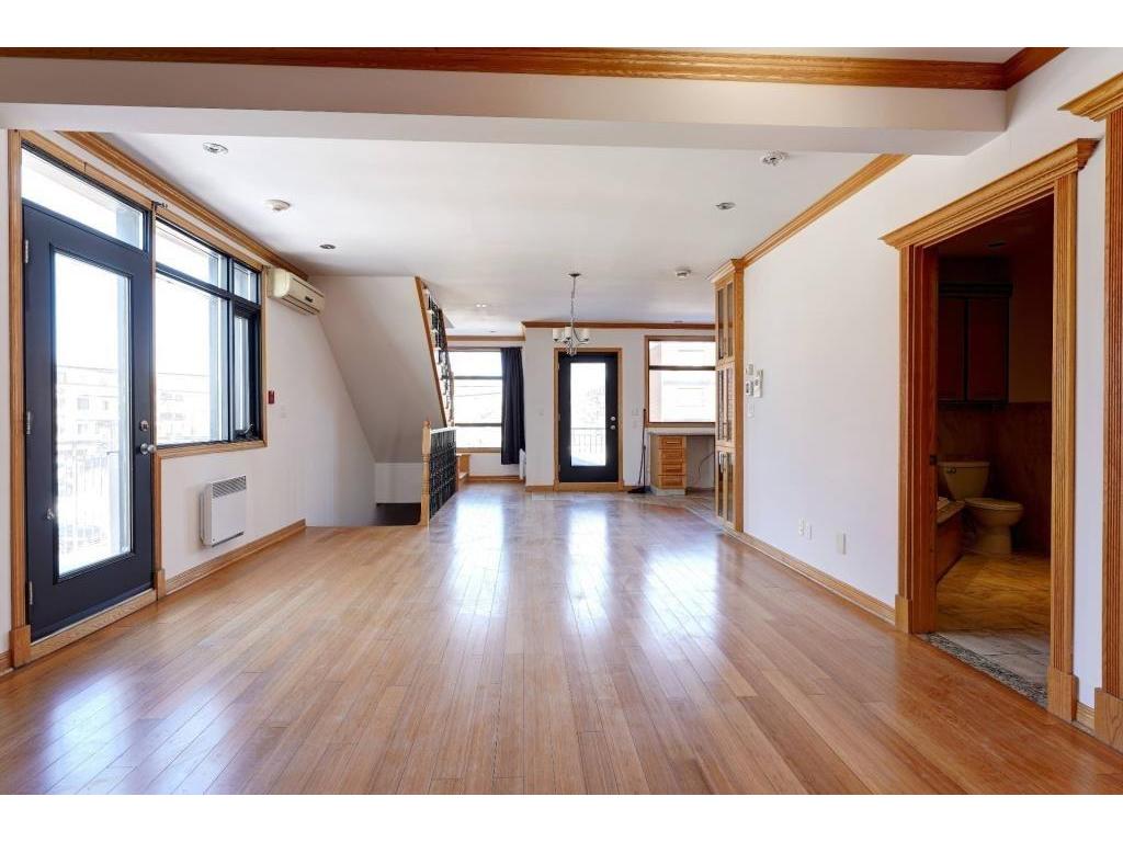 









7001


Rue Jarry E.

,
Montréal (Anjou),




QC
H1J0A3

