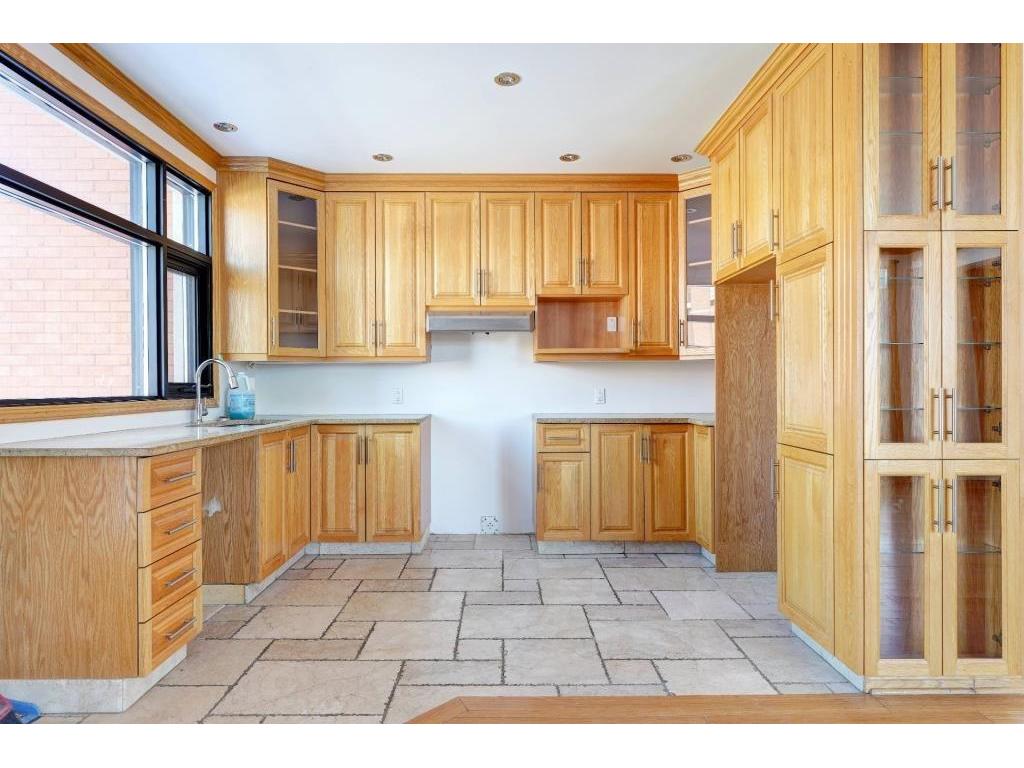 









7001


Rue Jarry E.

,
Montréal (Anjou),




QC
H1J0A3


