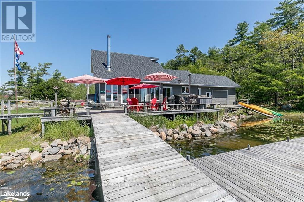 












B55-19 MOON ISLAND

,
The Archipelago (Archipelago South),




Ontario
P2A1T4

