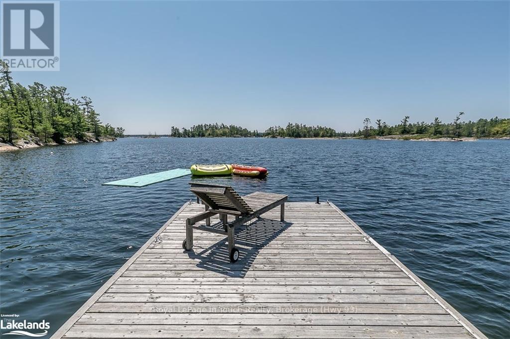 












B55-19 MOON ISLAND

,
The Archipelago (Archipelago South),




Ontario
P2A1T4

