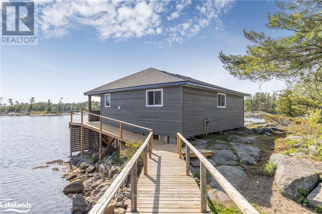












B55-19 MOON ISLAND

,
The Archipelago (Archipelago South),




Ontario
P2A1T4

