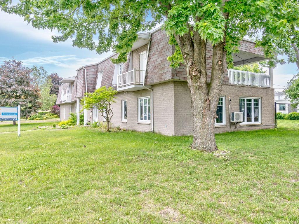 









3225

 - 3229


Boul. de Tracy

,
Sorel-Tracy,




QC
J3R5M7

