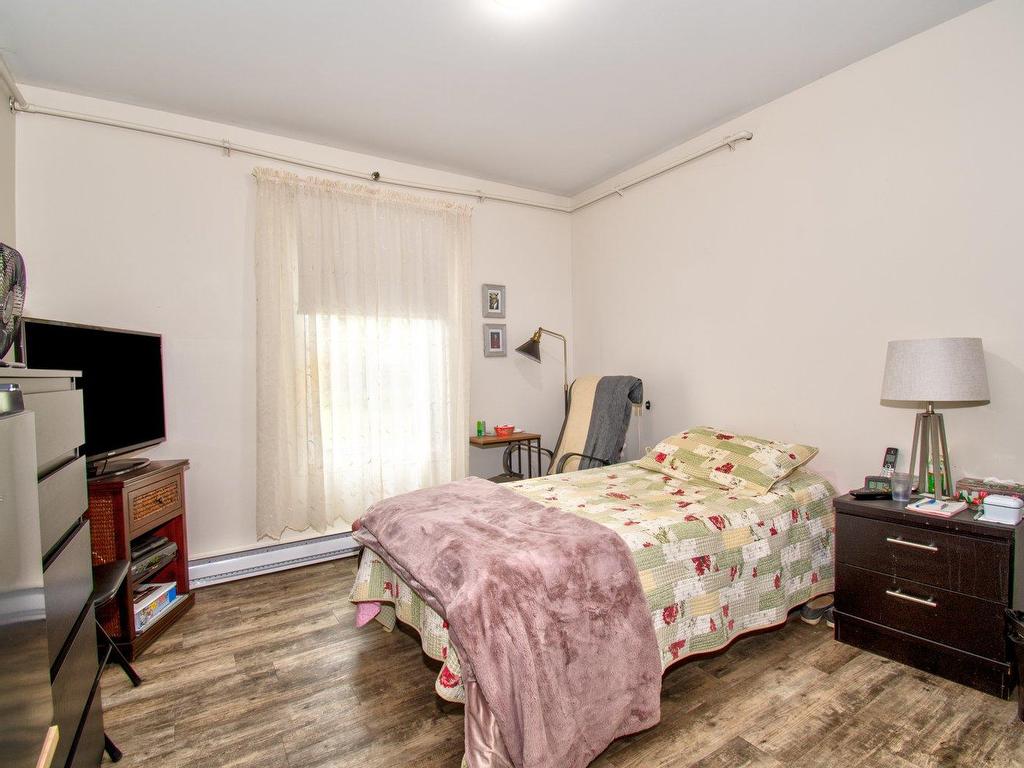 









3225

 - 3229


Boul. de Tracy

,
Sorel-Tracy,




QC
J3R5M7

