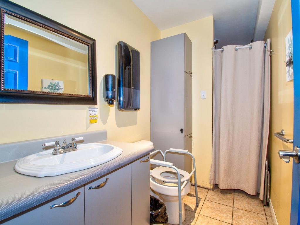 









3225

 - 3229


Boul. de Tracy

,
Sorel-Tracy,




QC
J3R5M7

