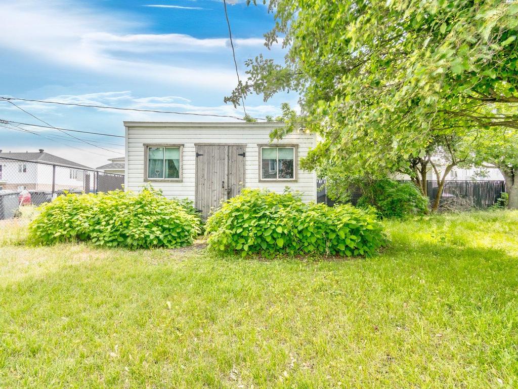 









3225

 - 3229


Boul. de Tracy

,
Sorel-Tracy,




QC
J3R5M7

