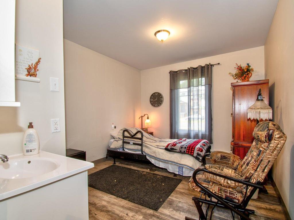 









3225

 - 3229


Boul. de Tracy

,
Sorel-Tracy,




QC
J3R5M7

