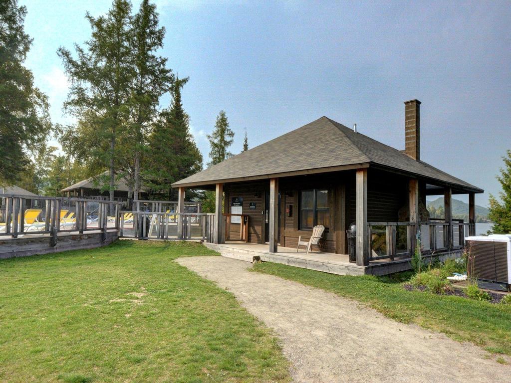 









2240


Ch. du Lac-Supérieur

, 3202,
Lac-Supérieur,




QC
J0T1P0

