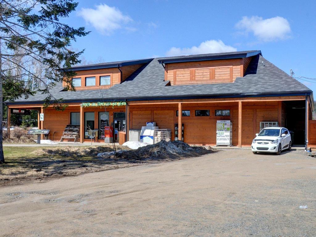 









2240


Ch. du Lac-Supérieur

, 3202,
Lac-Supérieur,




QC
J0T1P0

