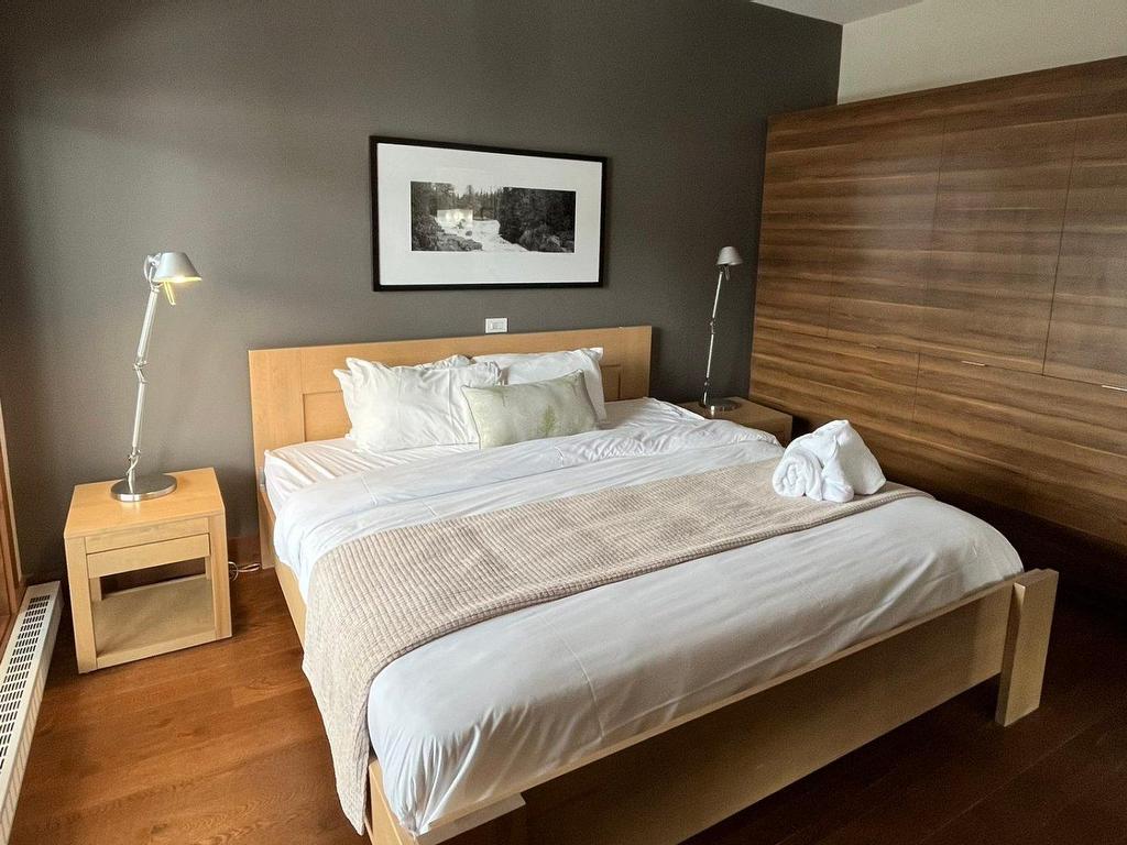 









2240


Ch. du Lac-Supérieur

, 3202,
Lac-Supérieur,




QC
J0T1P0

