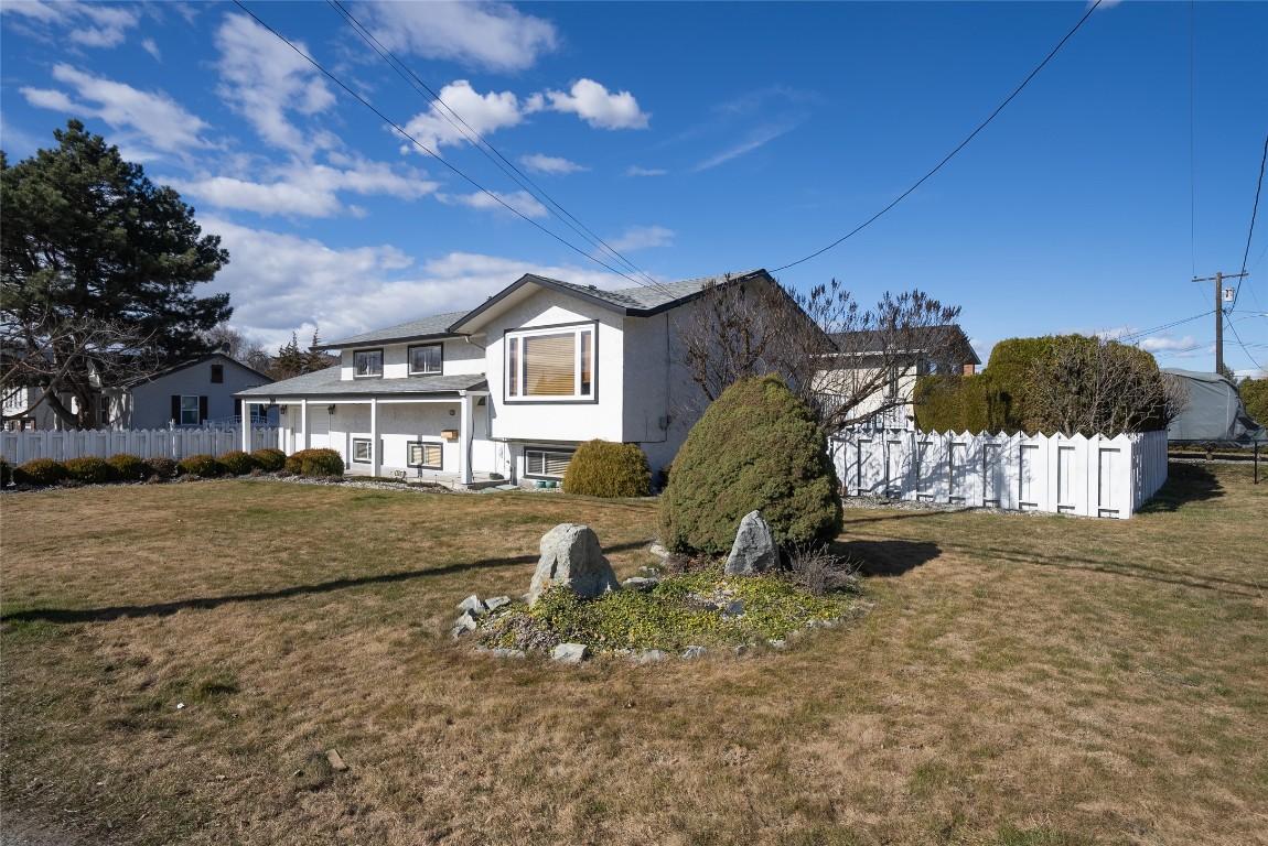 









360


McCurdy

Road,
Kelowna,




BC
V1X 2P3

