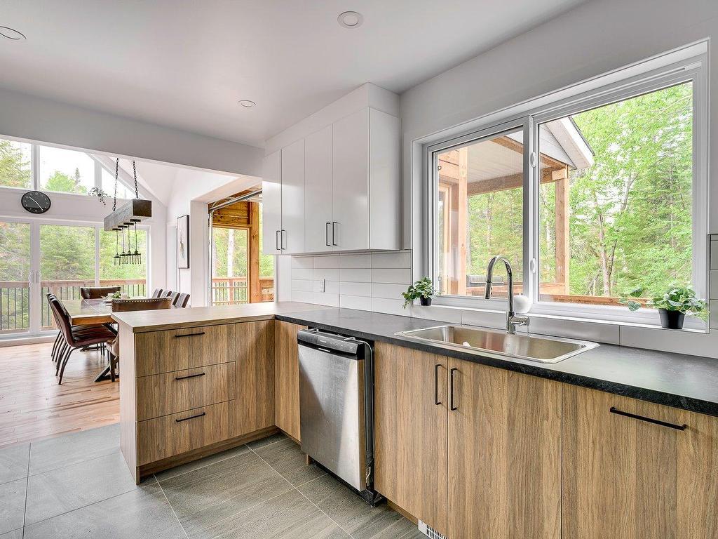 









202


Ch. Forest Hill

,
Saint-Adolphe-d'Howard,




QC
J0T2B0

