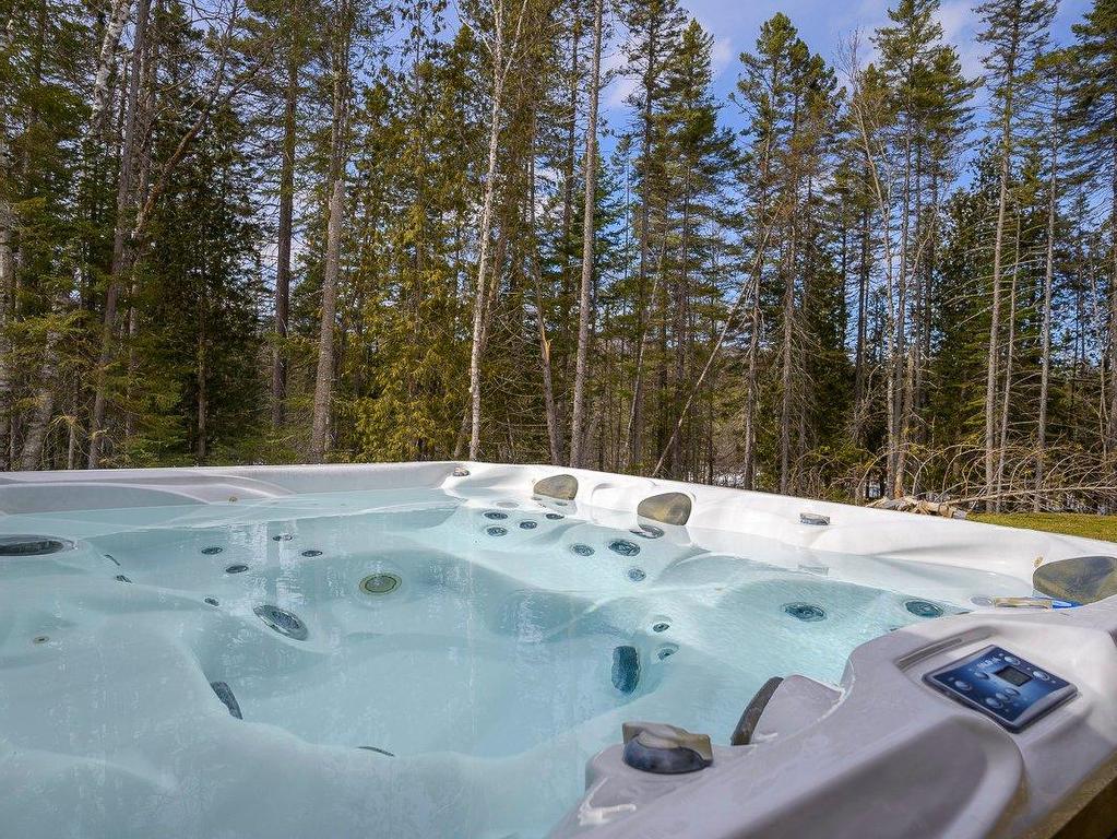 









202


Ch. Forest Hill

,
Saint-Adolphe-d'Howard,




QC
J0T2B0

