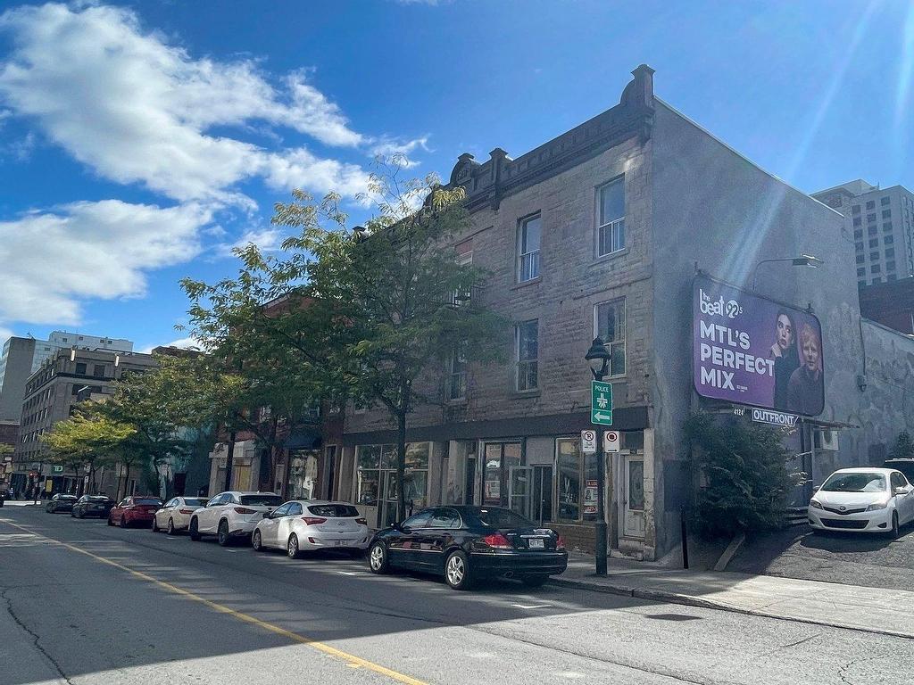 









1460


Rue Atateken

,
Montréal (Ville-Marie),




QC
H2L3L3

