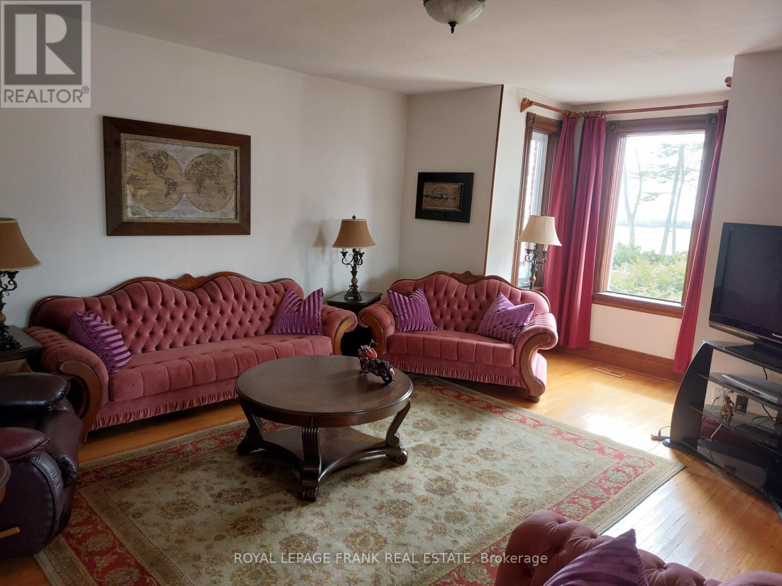 












7215 OLD SCUGOG ROAD N

,
Clarington,




Ontario
L0B1J0

