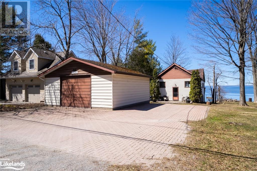 












96 ROBINS POINT Road

,
Victoria Harbour,




Ontario
L0K2A0

