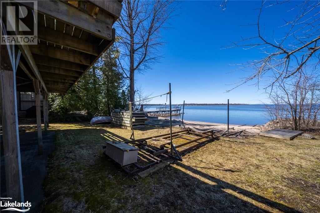 












96 ROBINS POINT Road

,
Victoria Harbour,




Ontario
L0K2A0

