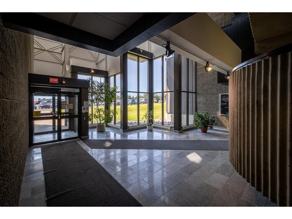 









370


Torbay

Road,
St. John's,




NL
A1A 3W8

