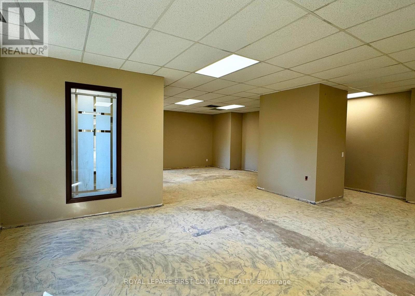 












201/203 - 11 FERRIS LANE

,
Barrie,




Ontario
L4M5N6

